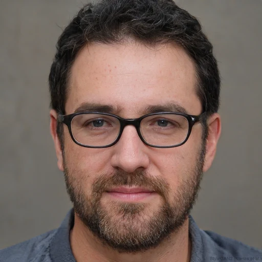 Víctor L.